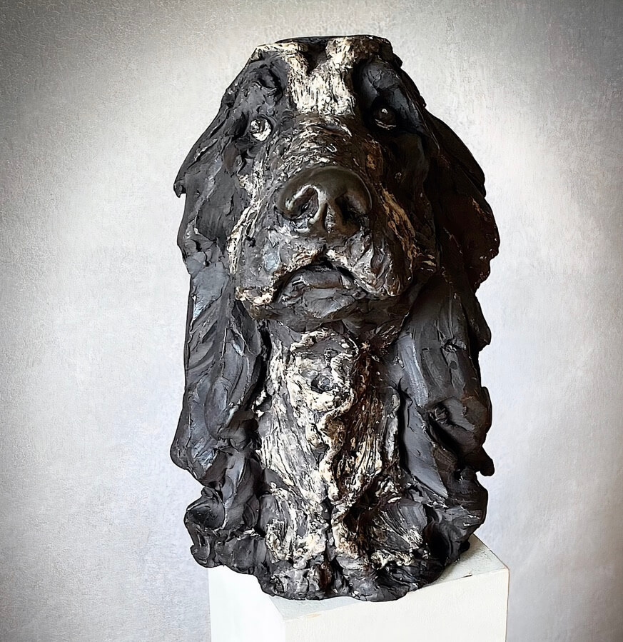 keramieken portret van cockerspaniël in opdracht gemaakt door Jola Geldermans